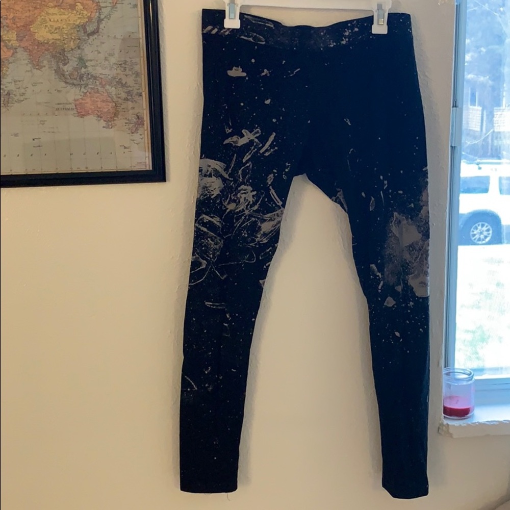 Shattered glass graphic black leggings